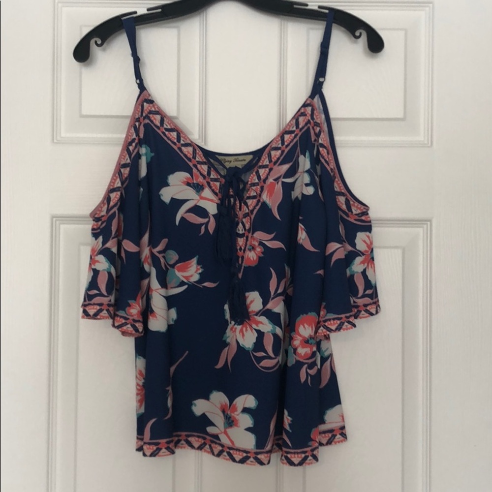 Floral print top.